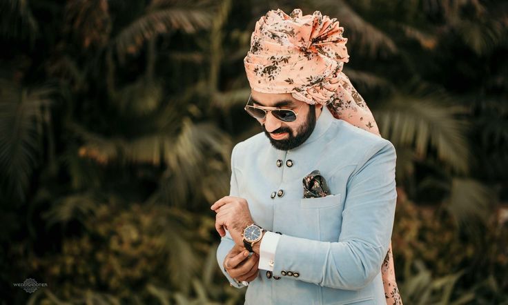 In-time Safa and Dupatta Styling for groom